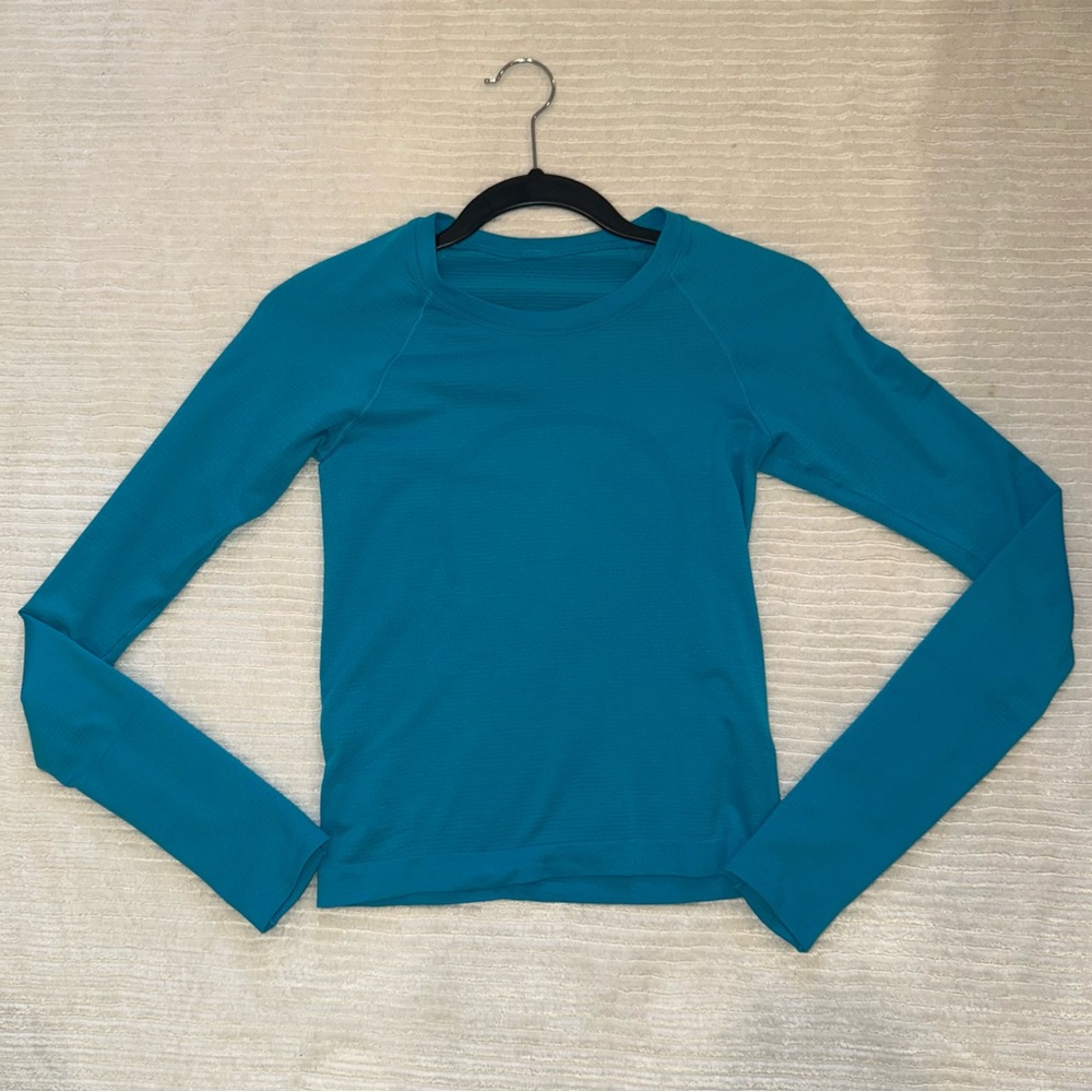 Lululemon Women’s Waist Length Swiftly Tech Long Sleeve Top Blue Teal 2